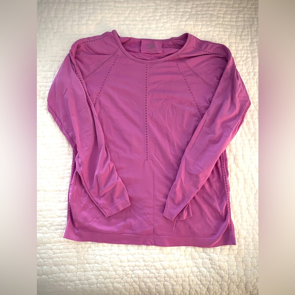 Athleta Foothills Long Sleeved Tee Shirt